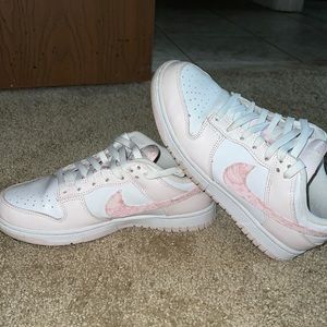 Pink Nike low dunks